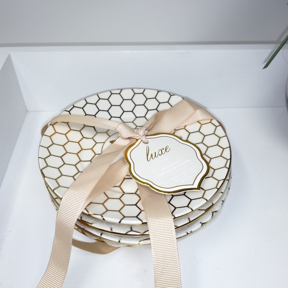 Luxe by Ciroa Porcelain Honeycomb Saucers - Picture 5 of 5